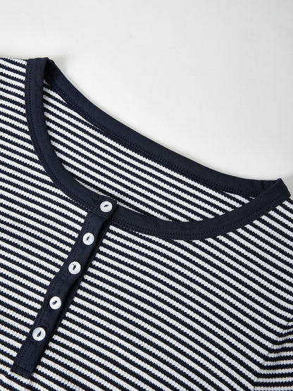 Well Tailored Top with a Graceful Silhouette