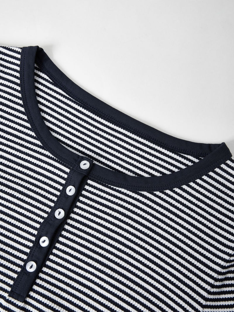 Well Tailored Top with a Graceful Silhouette