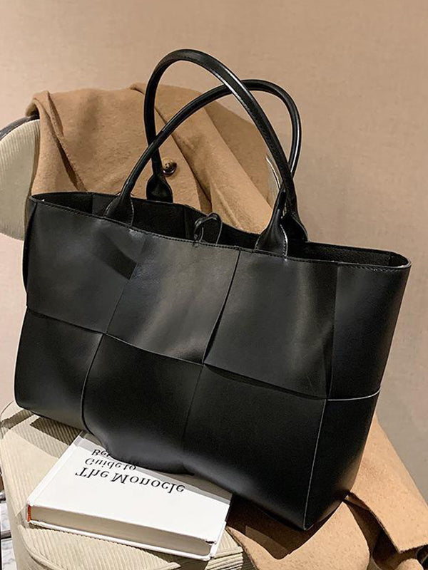 Elegantly Styled Bag for Everyday Wear
