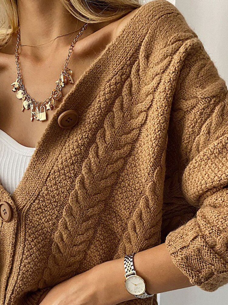 Effortlessly Elegant Cardigan with a Timeless Design
