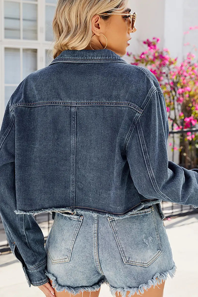 Effortlessly Elegant Jacket with a Timeless Design