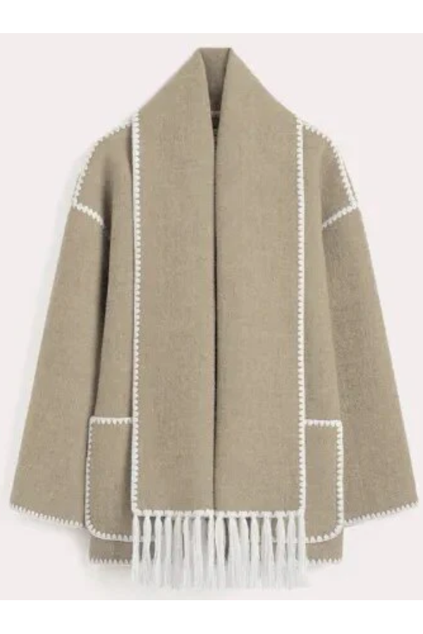 Effortlessly Elegant Coat with a Timeless Design