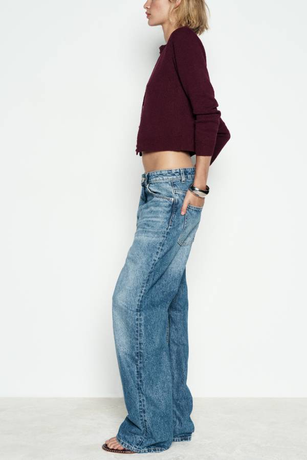 Beautifully Finished Cardigan in a Timeless Design