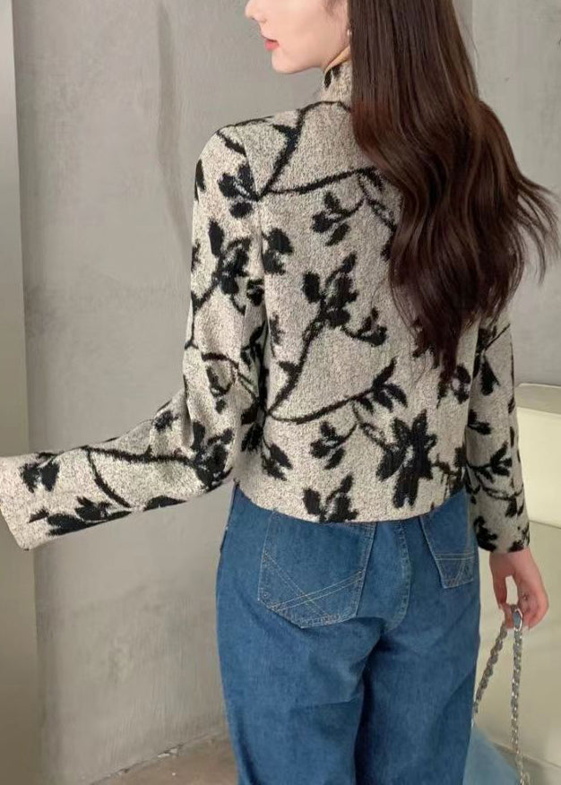 Sophisticated Coat with a Clean Classic Look