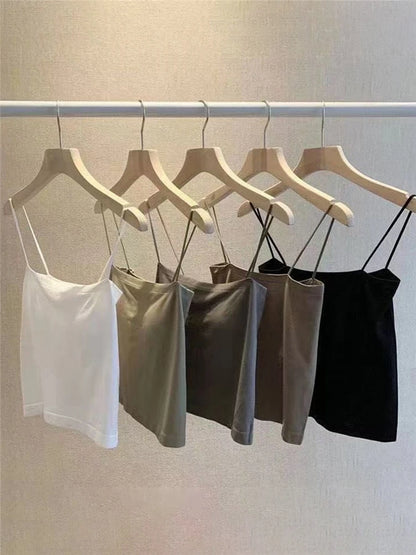 Beautifully Finished Top in a Timeless Design