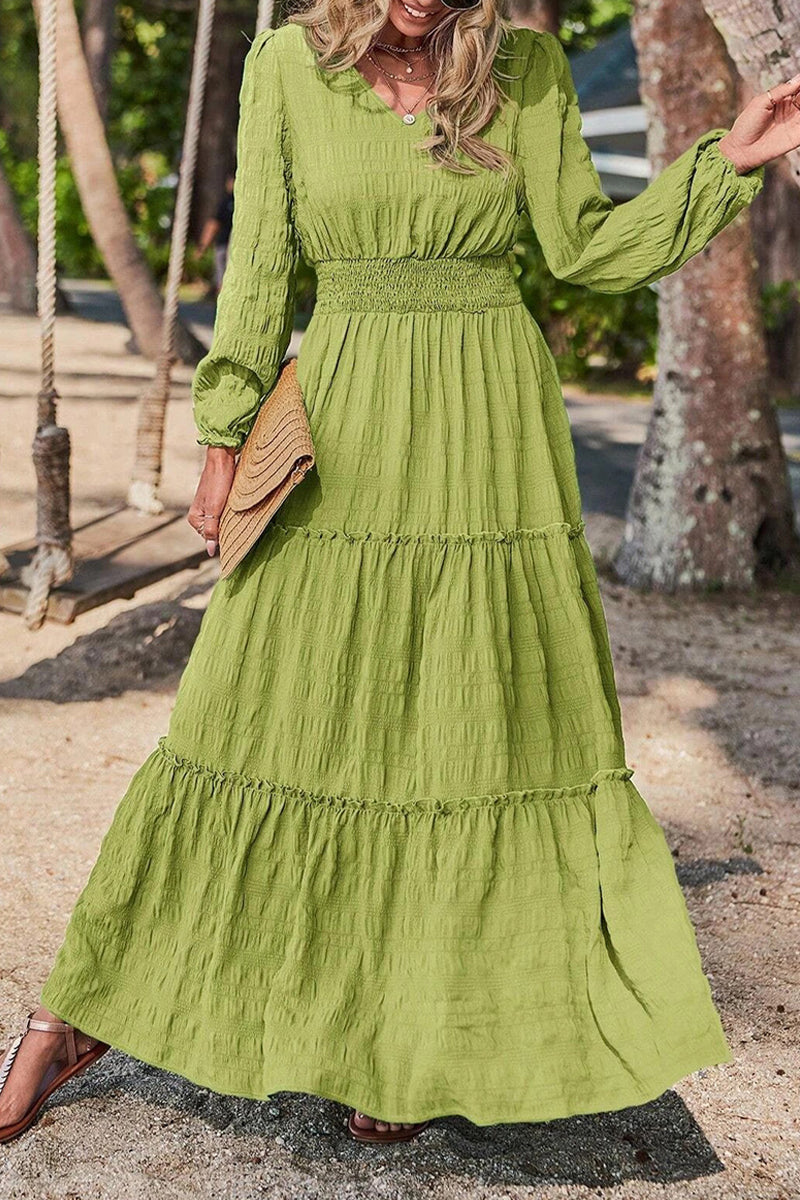 Effortlessly Elegant Dress with a Timeless Design