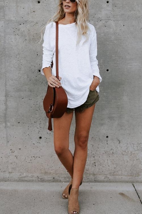 Effortlessly Elegant T-Shirt with a Timeless Design
