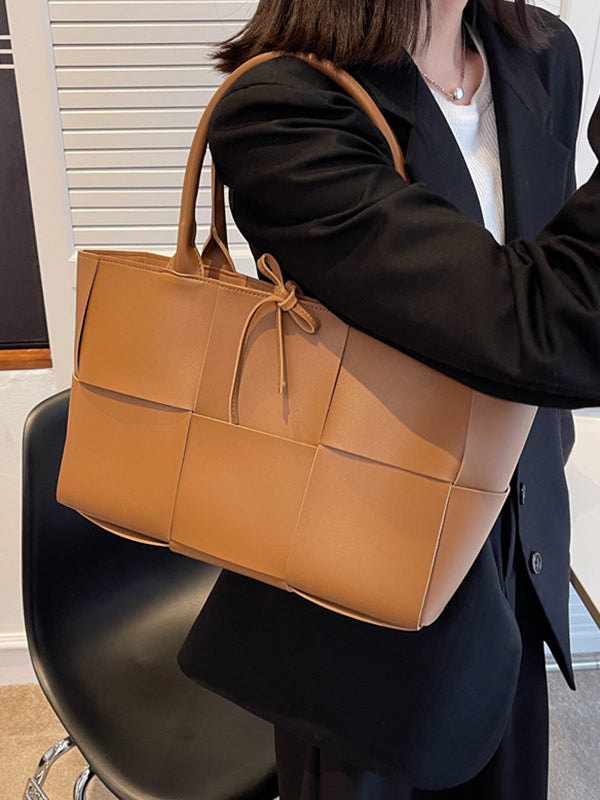 Classic Vintage Bag with a Flattering Fit
