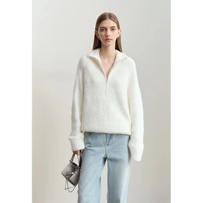 Well Tailored Sweater with a Graceful Silhouette