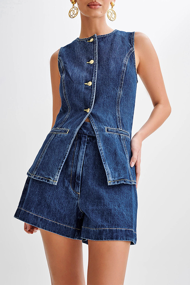 Beautifully Finished Garment in a Timeless Design