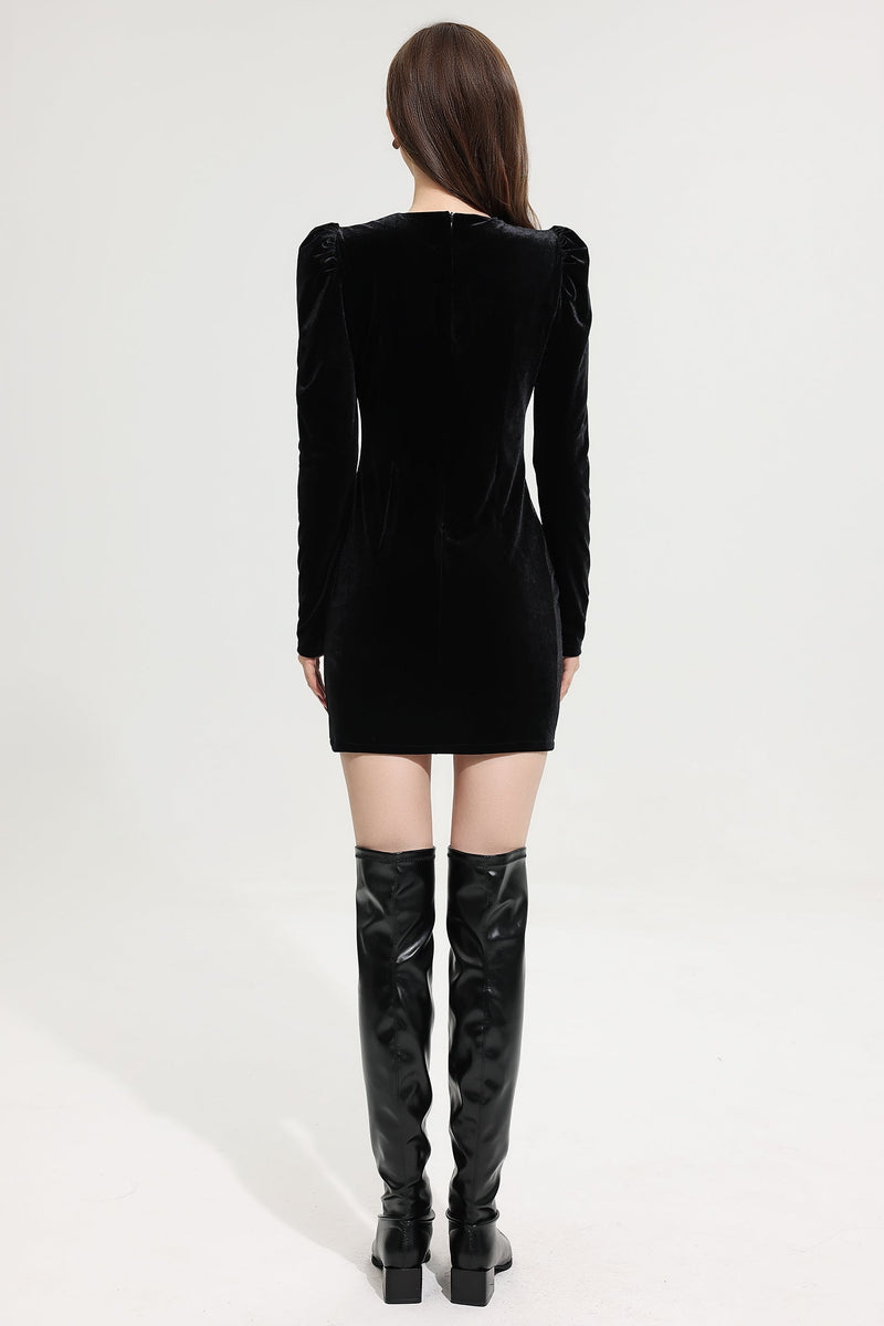 Well Tailored Dress with a Graceful Silhouette