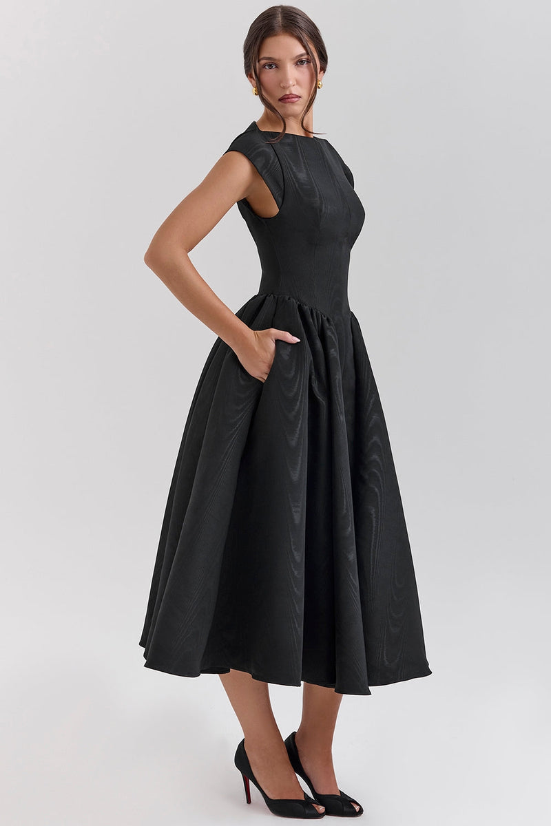 Sophisticated Dress with a Clean Classic Look