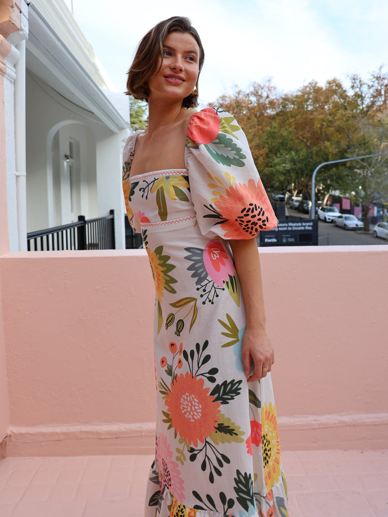 Classic Vintage Dress with a Flattering Fit