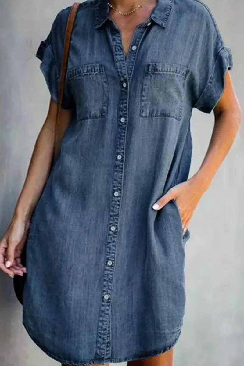 Effortlessly Elegant Garment with a Timeless Design
