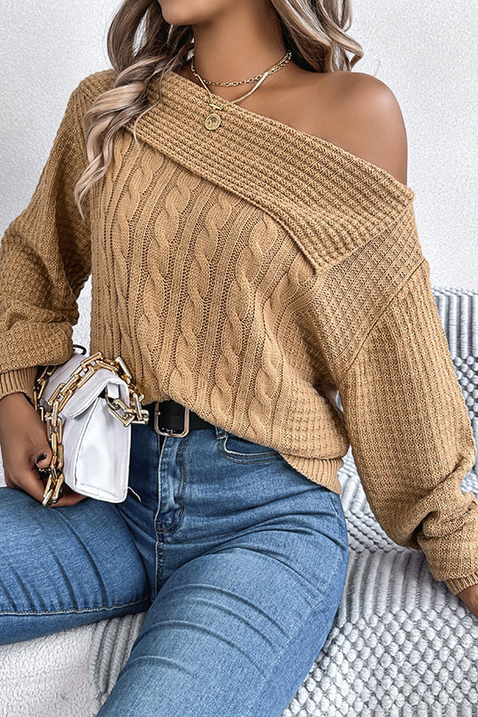 Well Tailored Sweater with a Graceful Silhouette