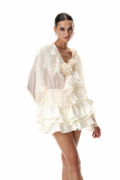 Sophisticated Garment with a Clean Classic Look