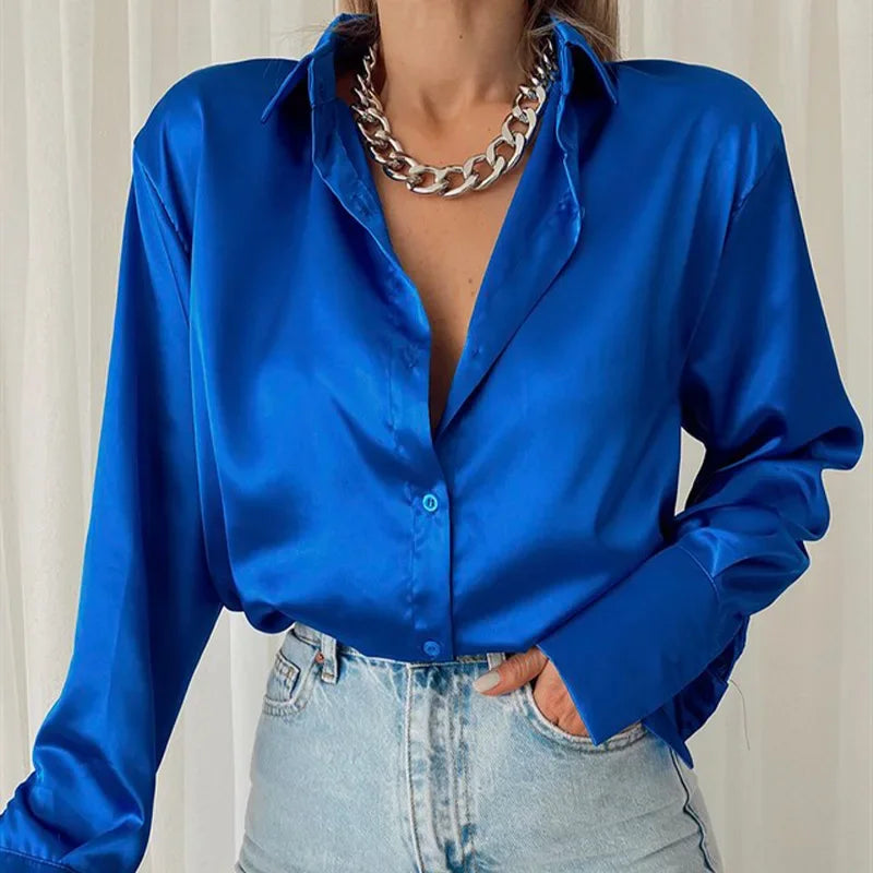 Sophisticated Blouse with a Clean Classic Look