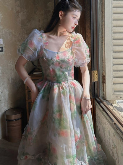 Beautifully Crafted Dress in a Classic Style