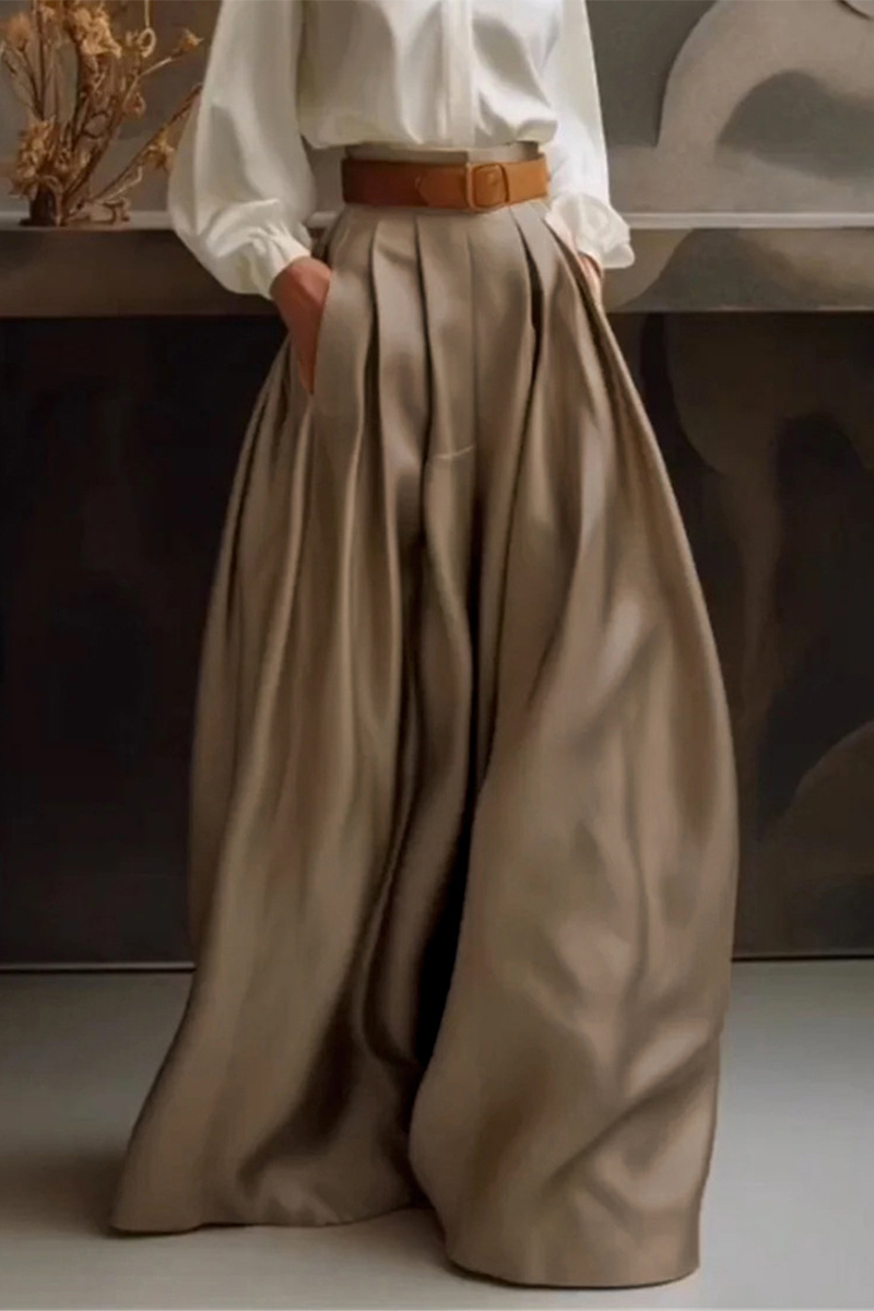 Effortlessly Elegant Garment with a Timeless Design