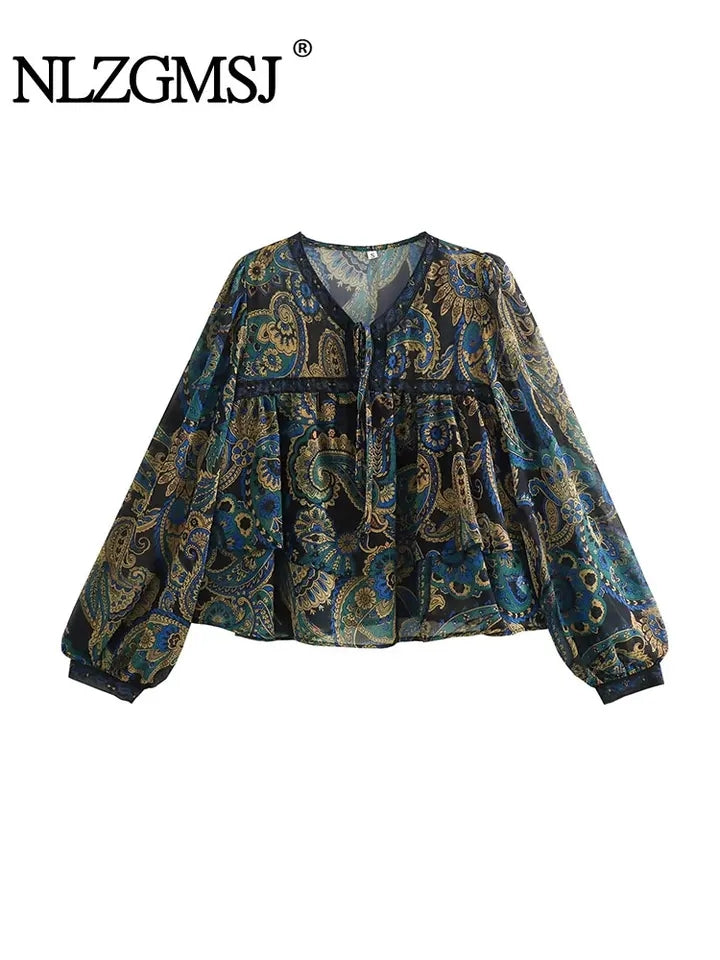 Classic Vintage Blouse with a Flattering Fit