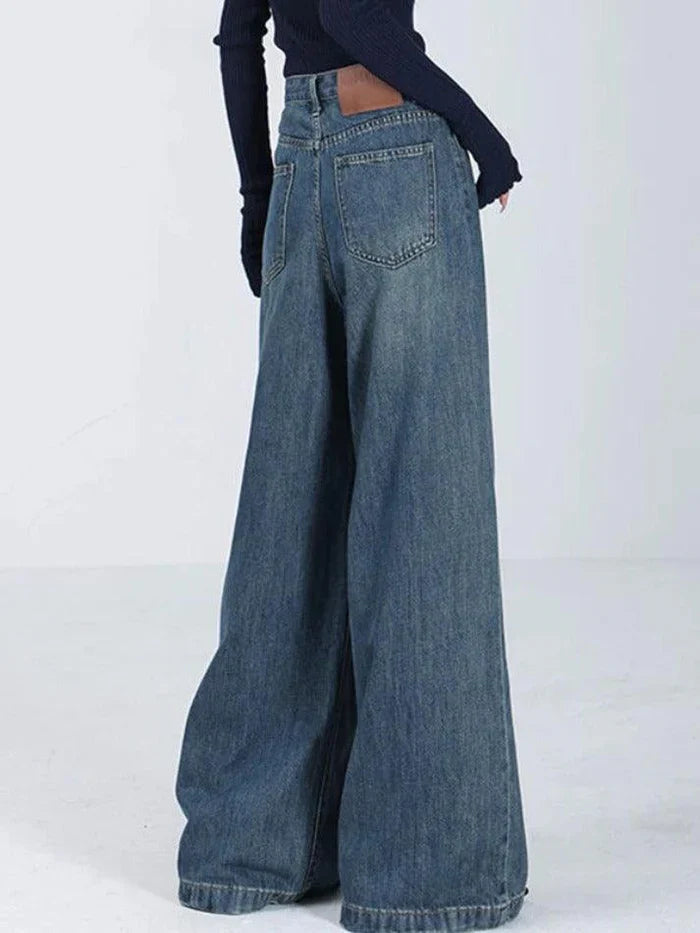 Classic Vintage Bag with a Flattering Fit
