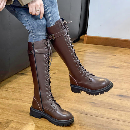 Effortlessly Elegant Boots with a Timeless Design