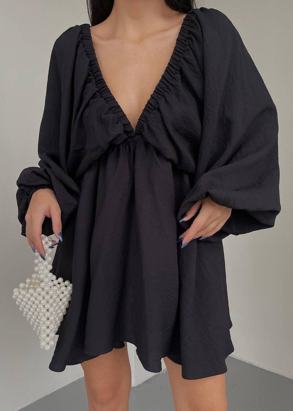 Effortlessly Elegant Dress with a Timeless Design