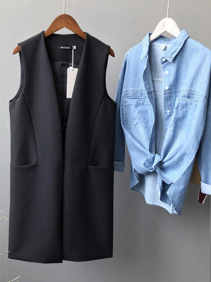Effortlessly Elegant Garment with a Timeless Design