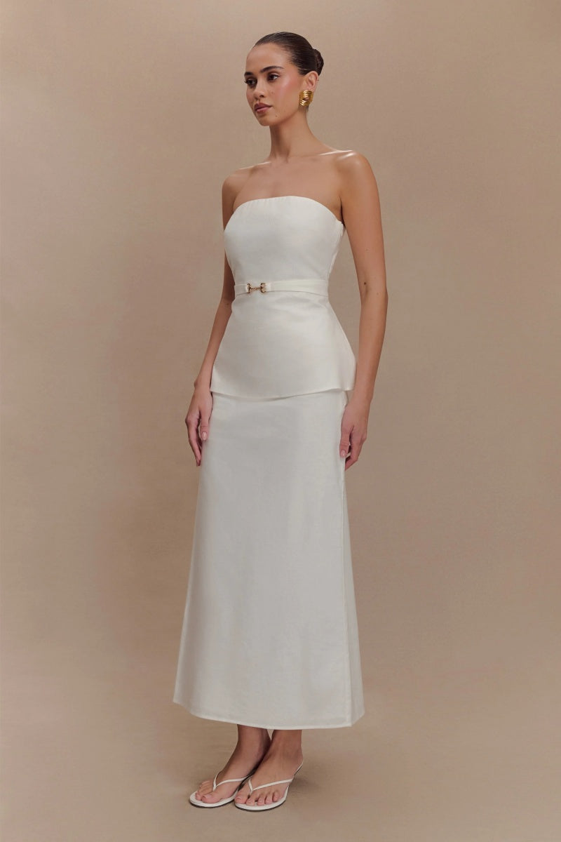 Sophisticated Garment with a Clean Classic Look