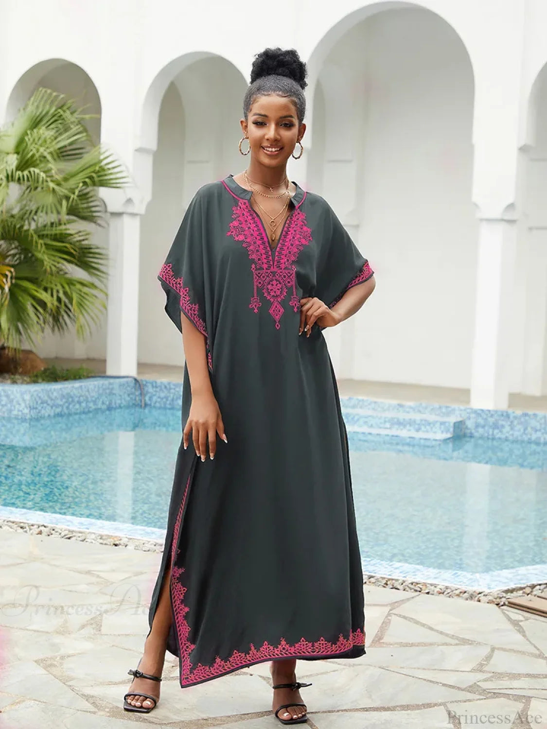 Classic Vintage Dress with a Flattering Fit