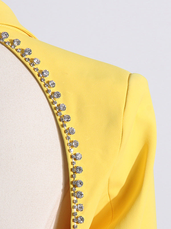 Sophisticated Garment with a Clean Classic Look