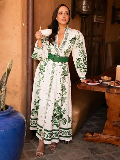 Classic Vintage Dress with a Flattering Fit
