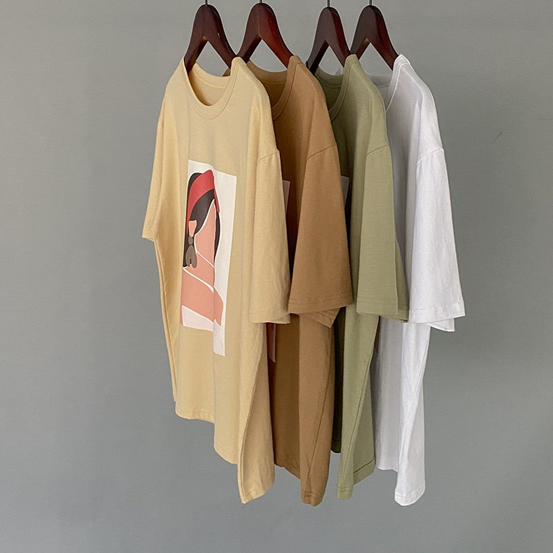 Classic Vintage T-Shirt with a Flattering Fit