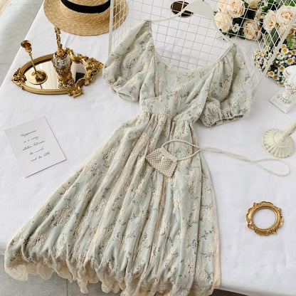 Classic Vintage Dress with a Flattering Fit