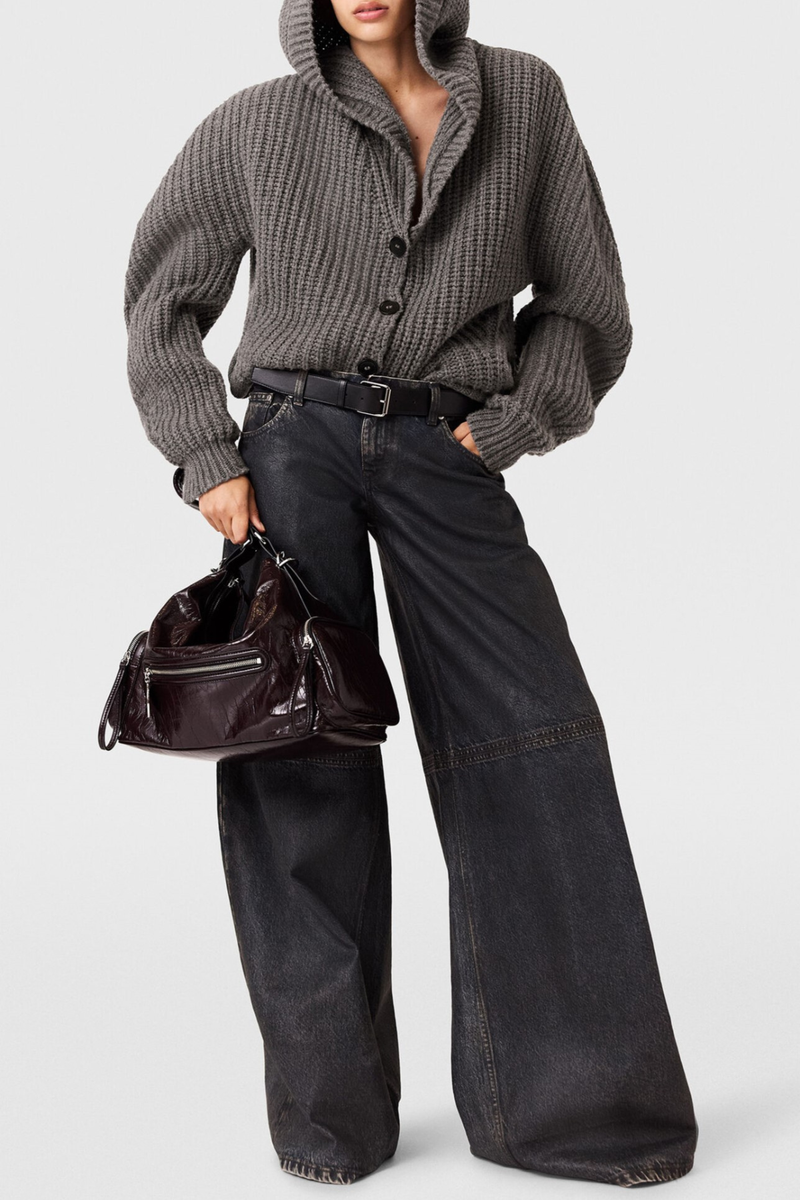 Effortlessly Elegant Cardigan with a Timeless Design