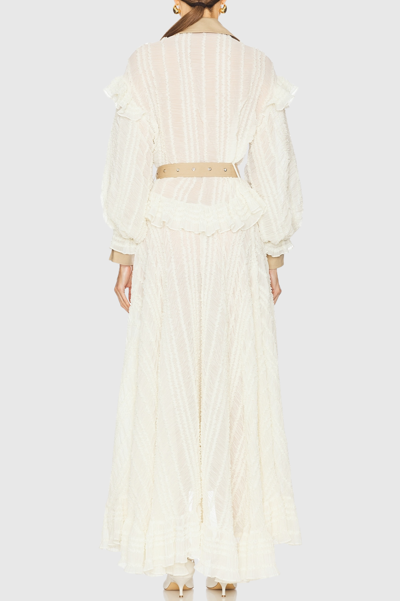 Well Tailored Coat with a Graceful Silhouette
