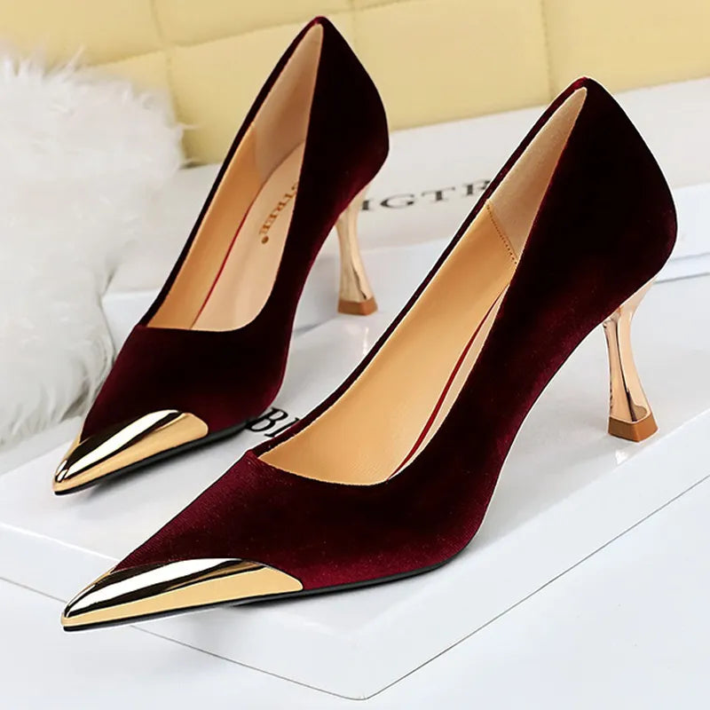 Classic Vintage Heels with a Flattering Fit