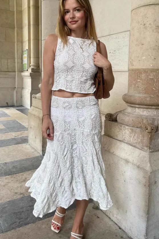 Gracefully Styled Garment for Any Occasion
