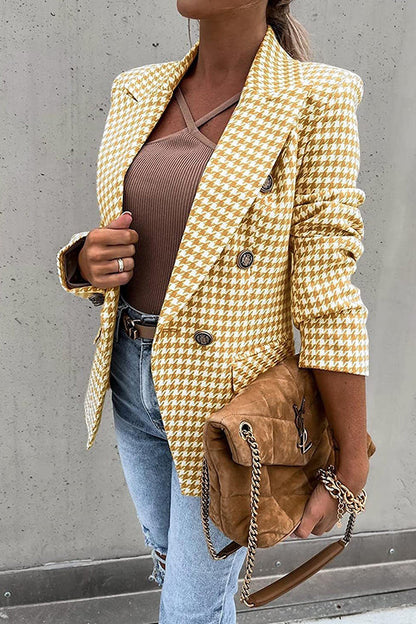Gracefully Styled Jacket for Any Occasion