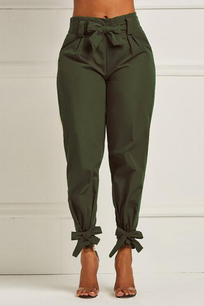 Elegantly Styled Trousers for Everyday Wear