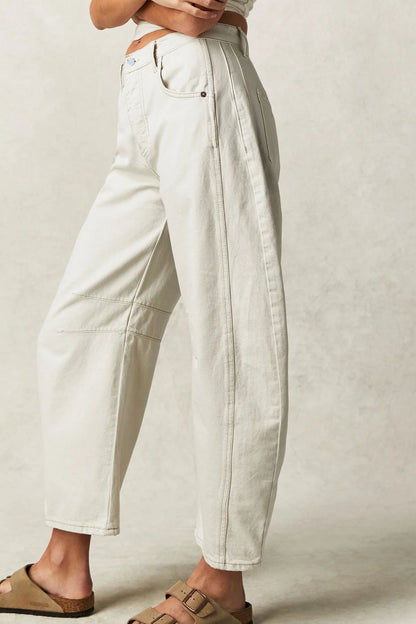 Well Tailored Bag with a Graceful Silhouette