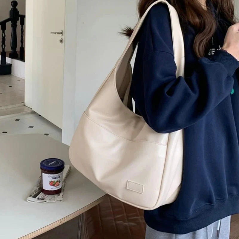 Beautifully Finished Bag in a Timeless Design
