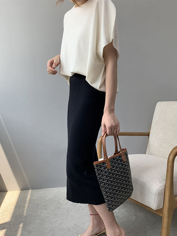 Effortlessly Elegant Sweater with a Timeless Design