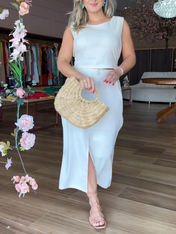Gracefully Styled Garment for Any Occasion