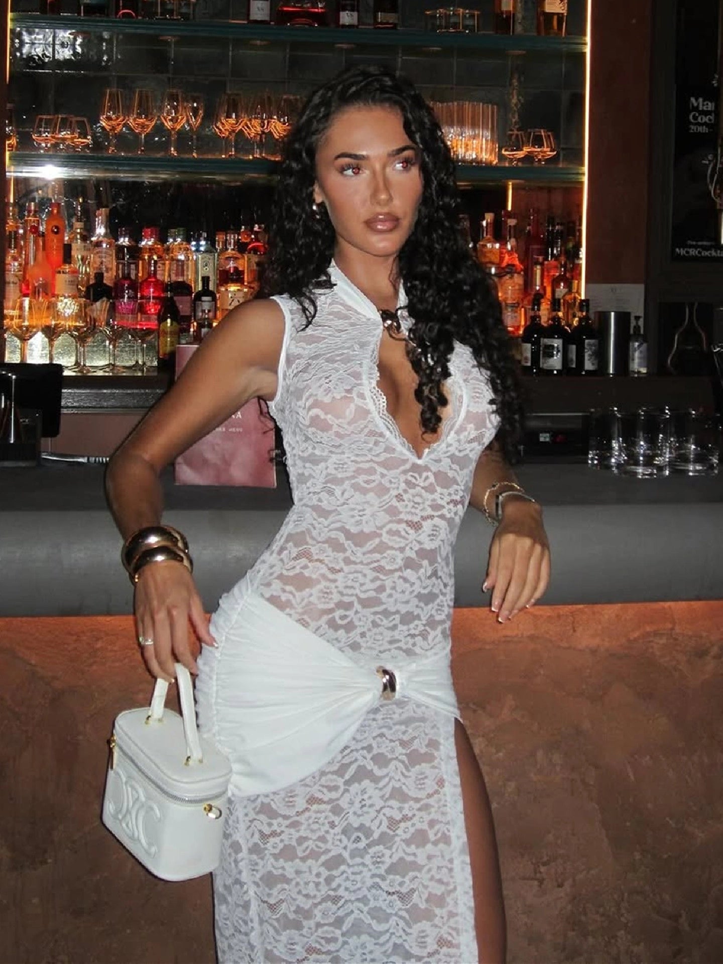 Effortlessly Elegant Dress with a Timeless Design
