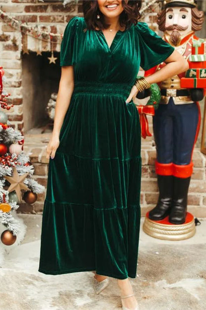 Effortlessly Elegant Dress with a Timeless Design