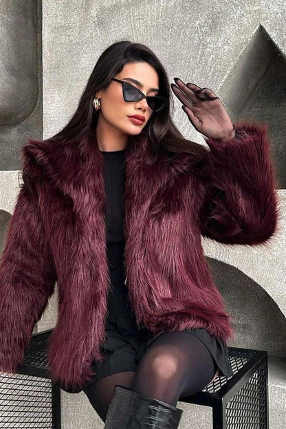 Well Tailored Coat with a Graceful Silhouette