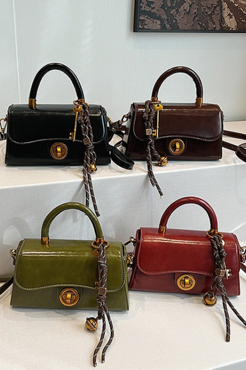 Polished Bag with an Effortless Classic Look