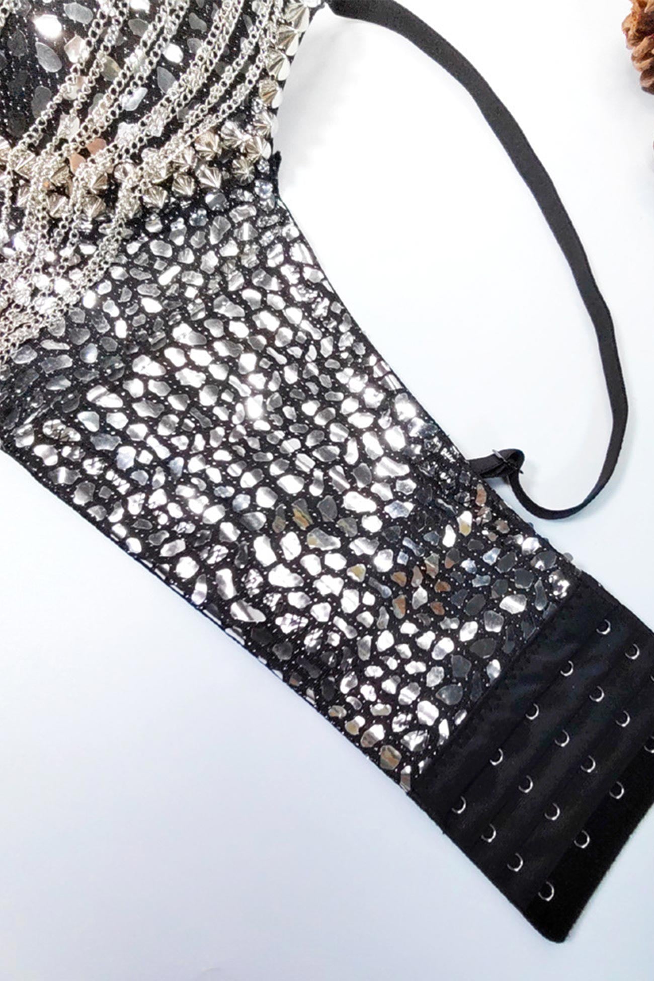 Beautifully Finished Top in a Timeless Design