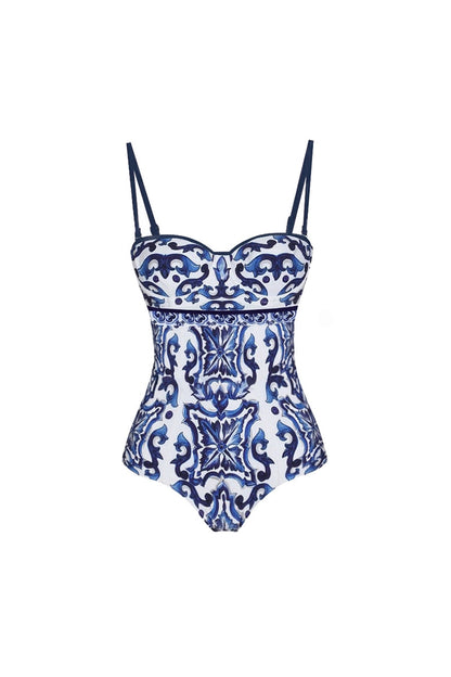 Effortlessly Elegant Swimsuit with a Timeless Design